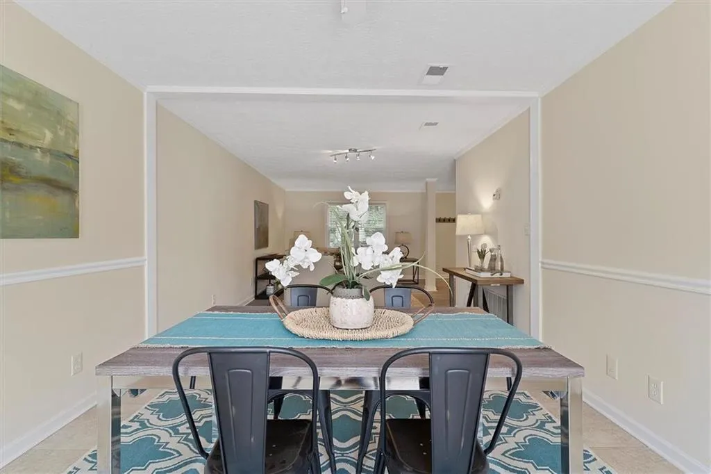 360 Winding River Drive Unit L, Atlanta, Georgia 30350, 3 Bedrooms Bedrooms, ,2 BathroomsBathrooms,Residential,Sold,360 Winding River Drive Unit L,6914368