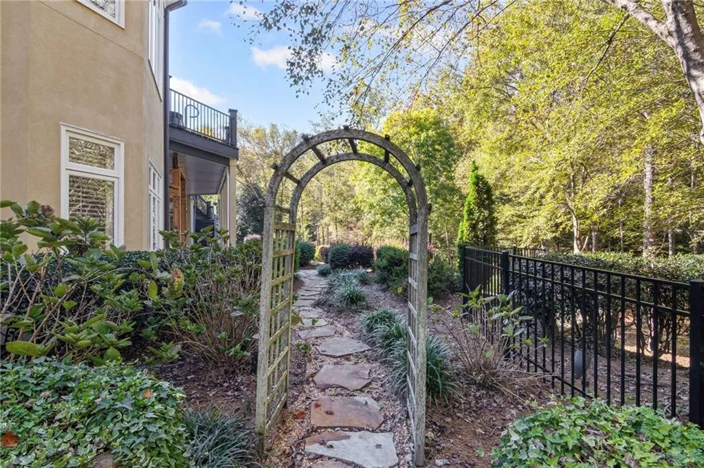 1655 Misty Oaks Drive, Atlanta, Georgia 30350, 5 Bedrooms Bedrooms, ,4 BathroomsBathrooms,Residential,For Sale,1655 Misty Oaks Drive,7665975