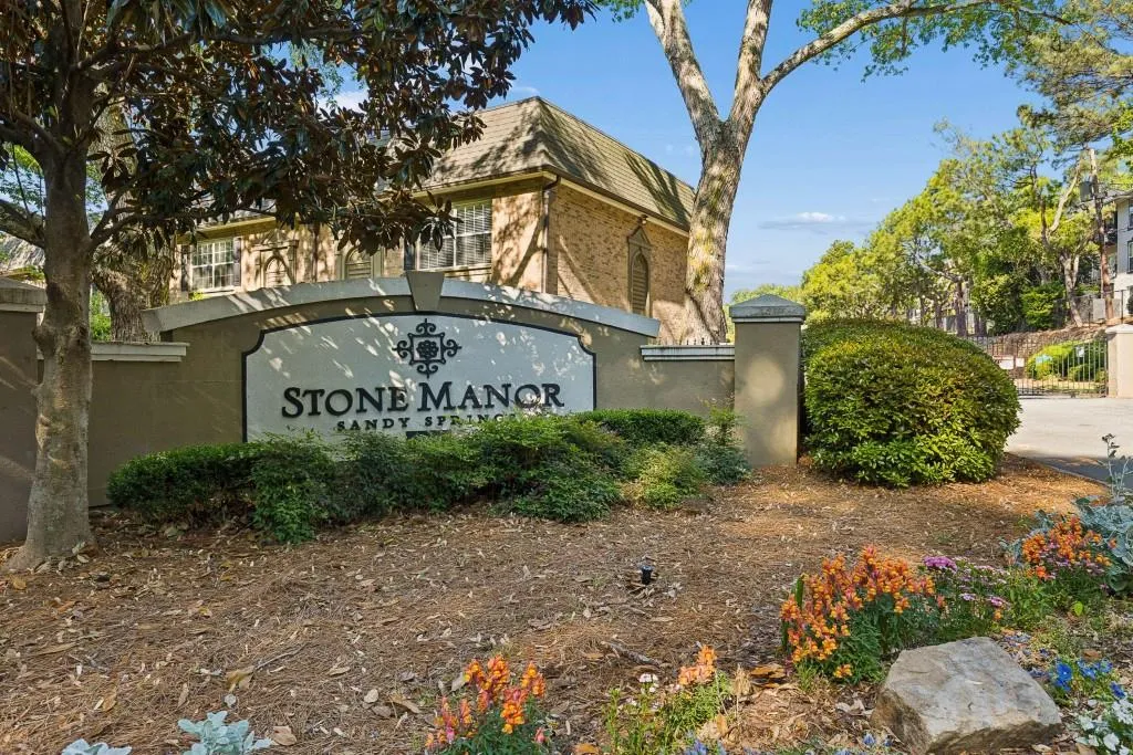 6980 Roswell Road Unit C13, Atlanta, Georgia 30328, 1 Bedroom Bedrooms, ,1 BathroomBathrooms,Residential,Sold,6980 Roswell Road Unit C13,7762581