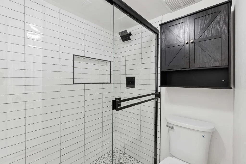 6980 Roswell Road Unit C13, Atlanta, Georgia 30328, 1 Bedroom Bedrooms, ,1 BathroomBathrooms,Residential,Sold,6980 Roswell Road Unit C13,7762581