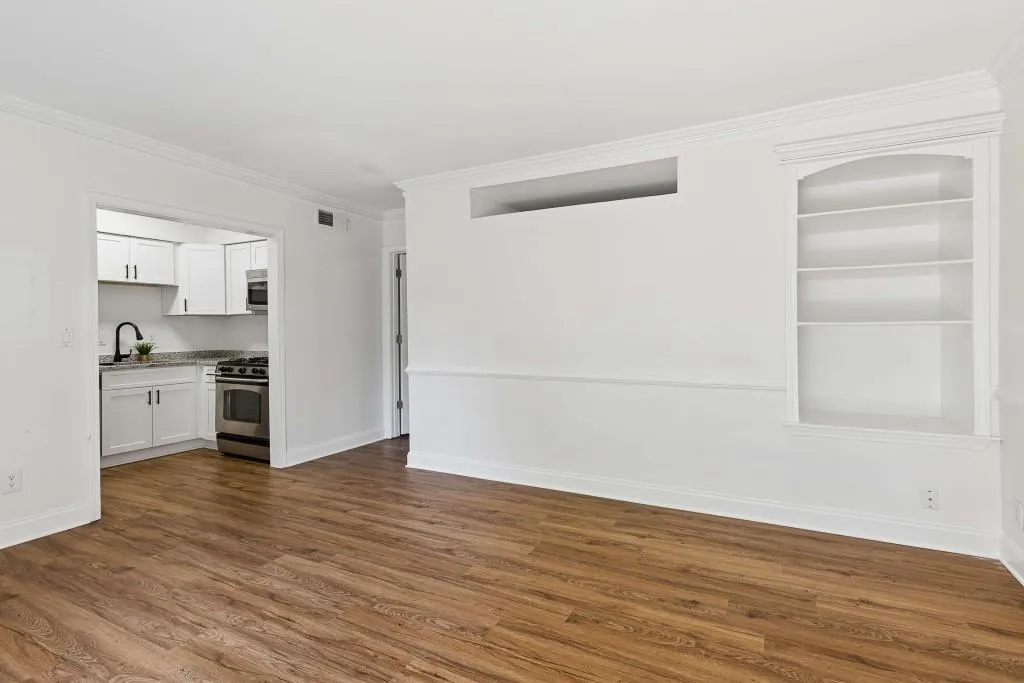6980 Roswell Road Unit C13, Atlanta, Georgia 30328, 1 Bedroom Bedrooms, ,1 BathroomBathrooms,Residential,Sold,6980 Roswell Road Unit C13,7762581