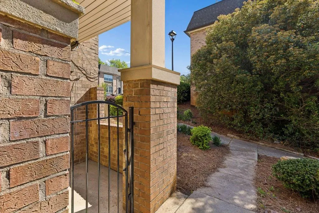 6980 Roswell Road Unit C13, Atlanta, Georgia 30328, 1 Bedroom Bedrooms, ,1 BathroomBathrooms,Residential,Sold,6980 Roswell Road Unit C13,7762581