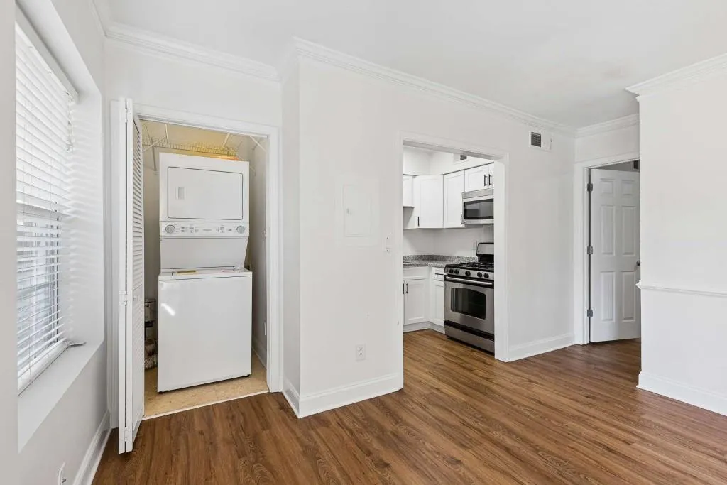 6980 Roswell Road Unit C13, Atlanta, Georgia 30328, 1 Bedroom Bedrooms, ,1 BathroomBathrooms,Residential,Sold,6980 Roswell Road Unit C13,7762581