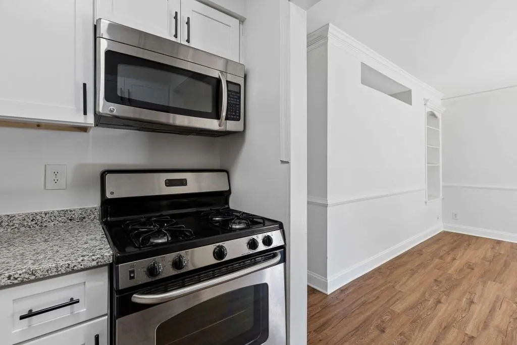 6980 Roswell Road Unit C13, Atlanta, Georgia 30328, 1 Bedroom Bedrooms, ,1 BathroomBathrooms,Residential,Sold,6980 Roswell Road Unit C13,7762581