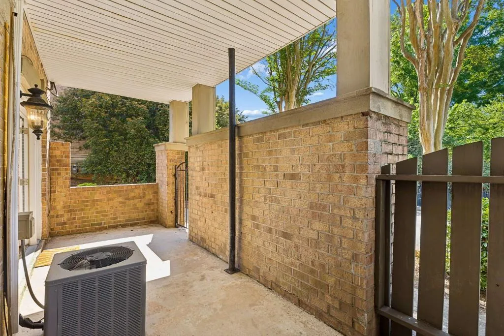 6980 Roswell Road Unit C13, Atlanta, Georgia 30328, 1 Bedroom Bedrooms, ,1 BathroomBathrooms,Residential,Sold,6980 Roswell Road Unit C13,7762581
