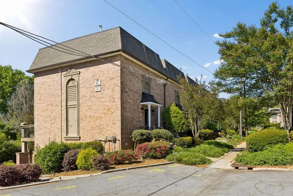 6980 Roswell Road Unit C13, Atlanta, Georgia 30328, 1 Bedroom Bedrooms, ,1 BathroomBathrooms,Residential,Sold,6980 Roswell Road Unit C13,7762581