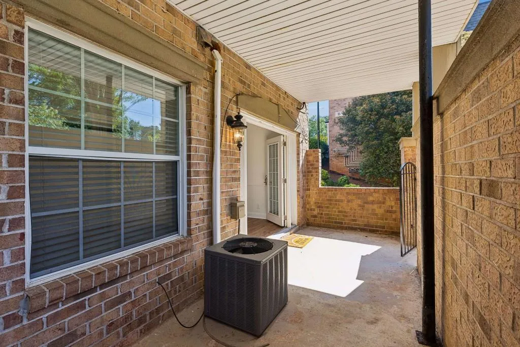 6980 Roswell Road Unit C13, Atlanta, Georgia 30328, 1 Bedroom Bedrooms, ,1 BathroomBathrooms,Residential,Sold,6980 Roswell Road Unit C13,7762581