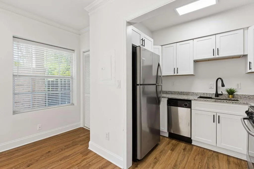 6980 Roswell Road Unit C13, Atlanta, Georgia 30328, 1 Bedroom Bedrooms, ,1 BathroomBathrooms,Residential,Sold,6980 Roswell Road Unit C13,7762581