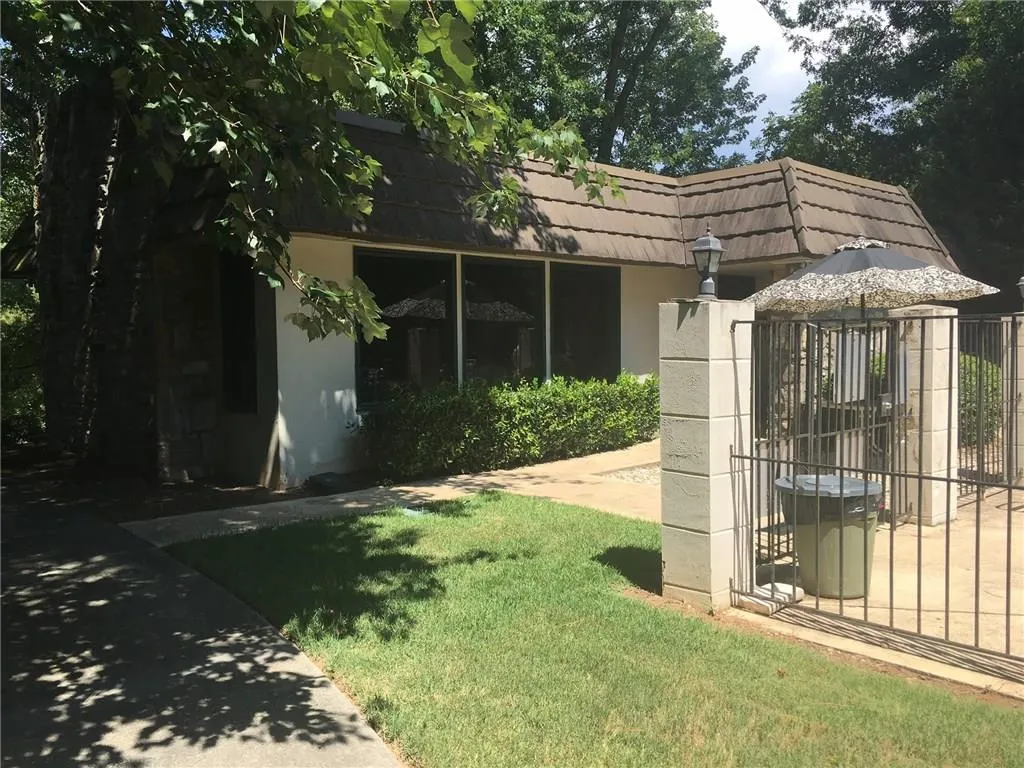 725 Dalrymple Road Unit 5b, Atlanta, Georgia 30328, 2 Bedrooms Bedrooms, ,2 BathroomsBathrooms,Residential,Sold,725 Dalrymple Road Unit 5b,5729181
