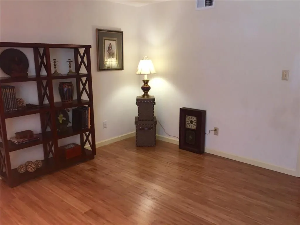 725 Dalrymple Road Unit 5b, Atlanta, Georgia 30328, 2 Bedrooms Bedrooms, ,2 BathroomsBathrooms,Residential,Sold,725 Dalrymple Road Unit 5b,5729181