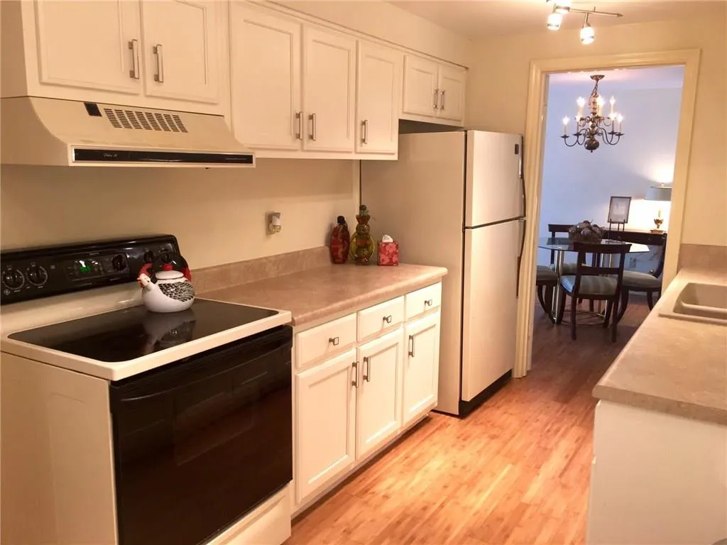 725 Dalrymple Road Unit 5b, Atlanta, Georgia 30328, 2 Bedrooms Bedrooms, ,2 BathroomsBathrooms,Residential,Sold,725 Dalrymple Road Unit 5b,5729181