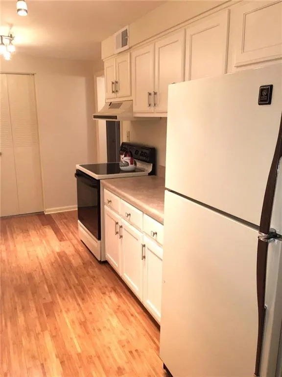 725 Dalrymple Road Unit 5b, Atlanta, Georgia 30328, 2 Bedrooms Bedrooms, ,2 BathroomsBathrooms,Residential,Sold,725 Dalrymple Road Unit 5b,5729181
