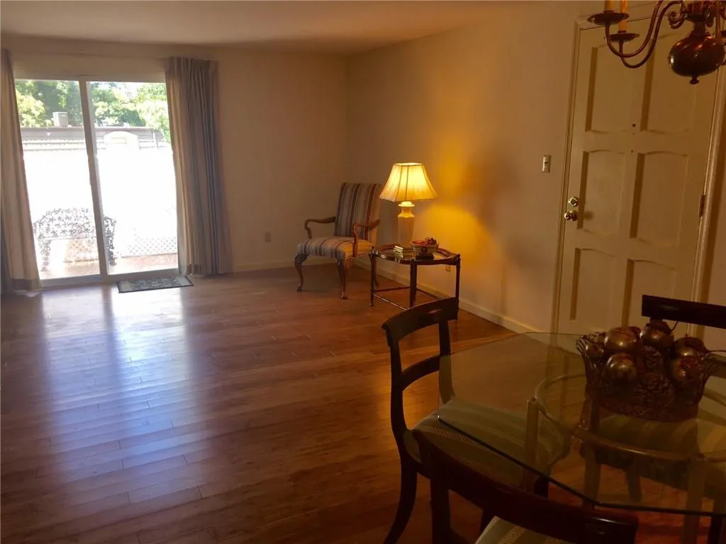 725 Dalrymple Road Unit 5b, Atlanta, Georgia 30328, 2 Bedrooms Bedrooms, ,2 BathroomsBathrooms,Residential,Sold,725 Dalrymple Road Unit 5b,5729181