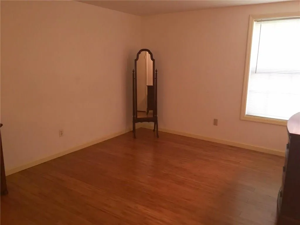 725 Dalrymple Road Unit 5b, Atlanta, Georgia 30328, 2 Bedrooms Bedrooms, ,2 BathroomsBathrooms,Residential,Sold,725 Dalrymple Road Unit 5b,5729181