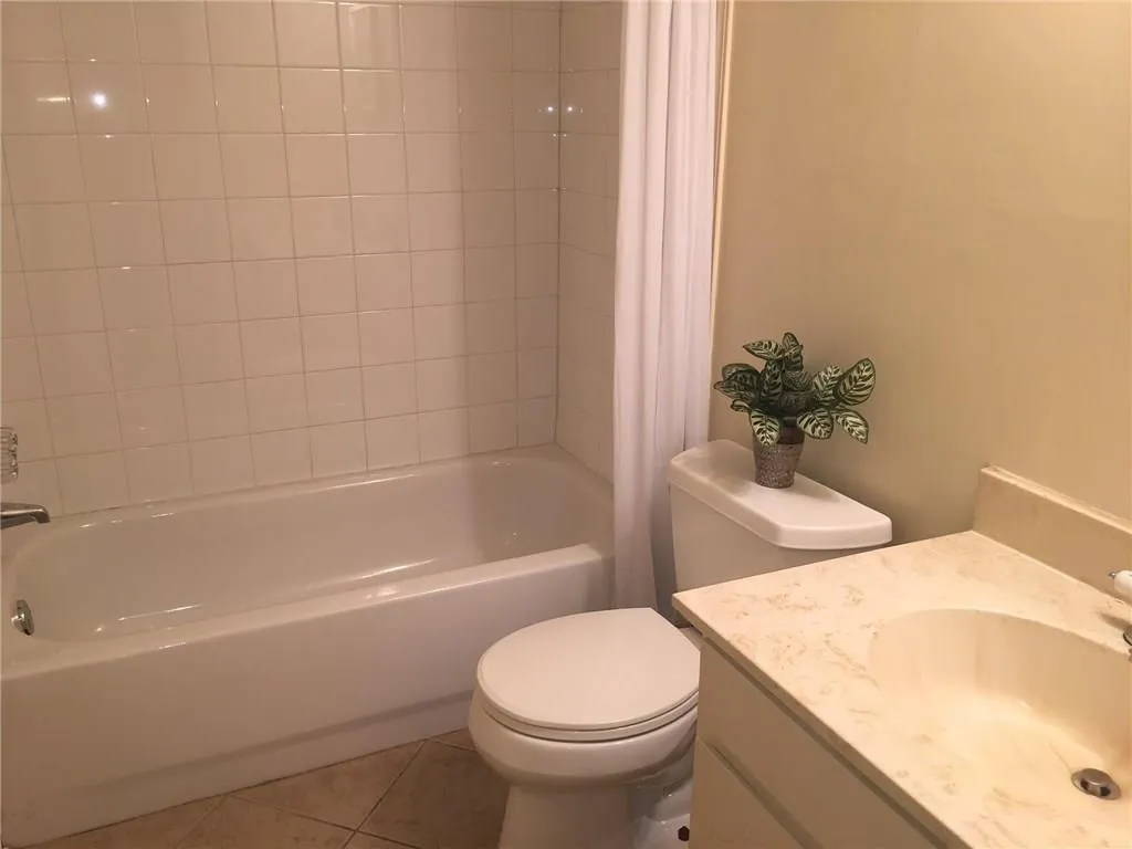 725 Dalrymple Road Unit 5b, Atlanta, Georgia 30328, 2 Bedrooms Bedrooms, ,2 BathroomsBathrooms,Residential,Sold,725 Dalrymple Road Unit 5b,5729181
