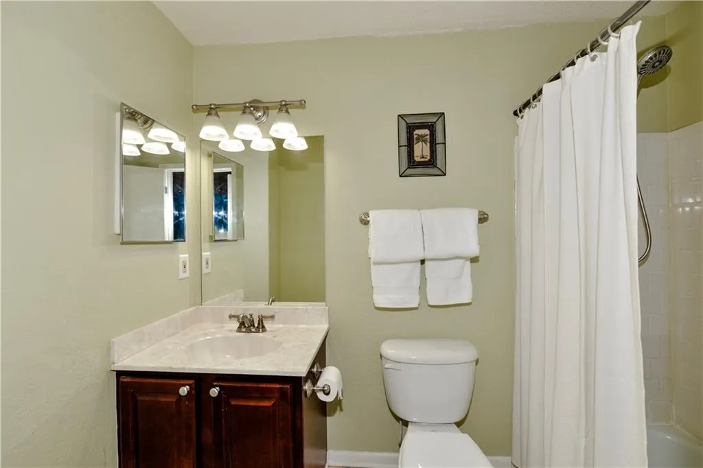 6900 Roswell Road Unit A3, Atlanta, Georgia 30328, 2 Bedrooms Bedrooms, ,2 BathroomsBathrooms,Residential,Sold,6900 Roswell Road Unit A3,6542310