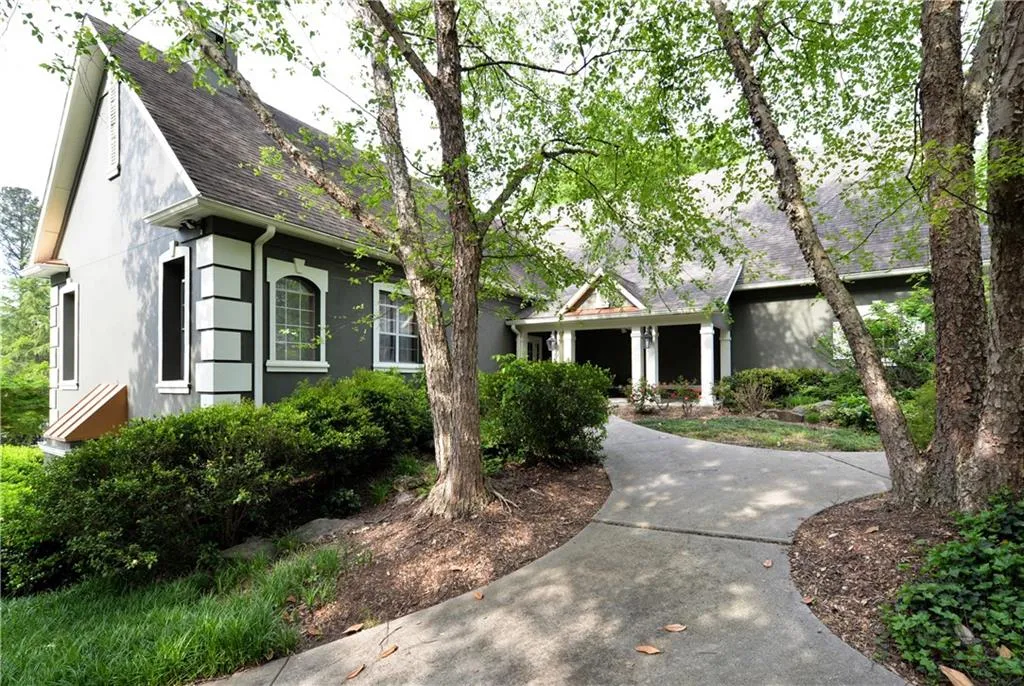 6900 Roswell Road Unit A3, Atlanta, Georgia 30328, 2 Bedrooms Bedrooms, ,2 BathroomsBathrooms,Residential,Sold,6900 Roswell Road Unit A3,6542310