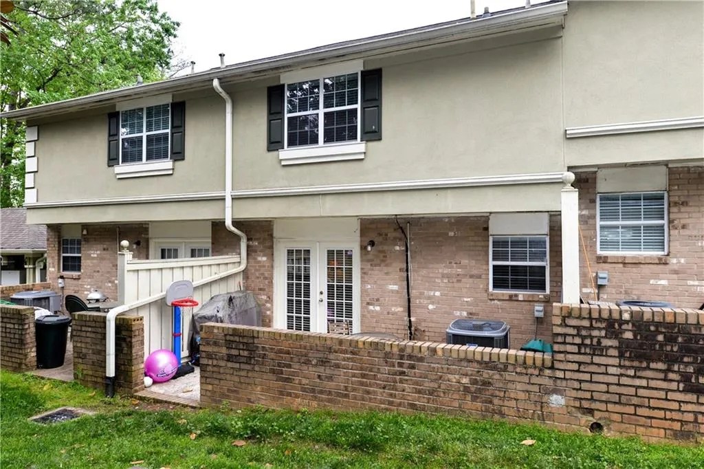 6900 Roswell Road Unit A3, Atlanta, Georgia 30328, 2 Bedrooms Bedrooms, ,2 BathroomsBathrooms,Residential,Sold,6900 Roswell Road Unit A3,6542310