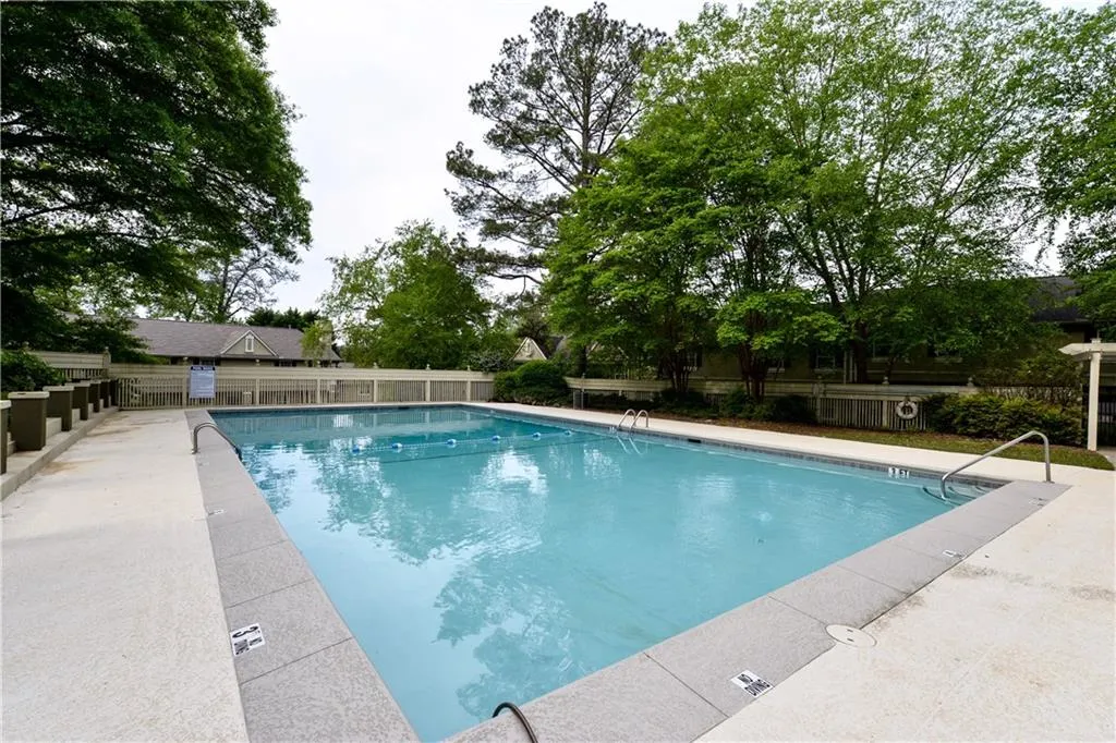 6900 Roswell Road Unit A3, Atlanta, Georgia 30328, 2 Bedrooms Bedrooms, ,2 BathroomsBathrooms,Residential,Sold,6900 Roswell Road Unit A3,6542310