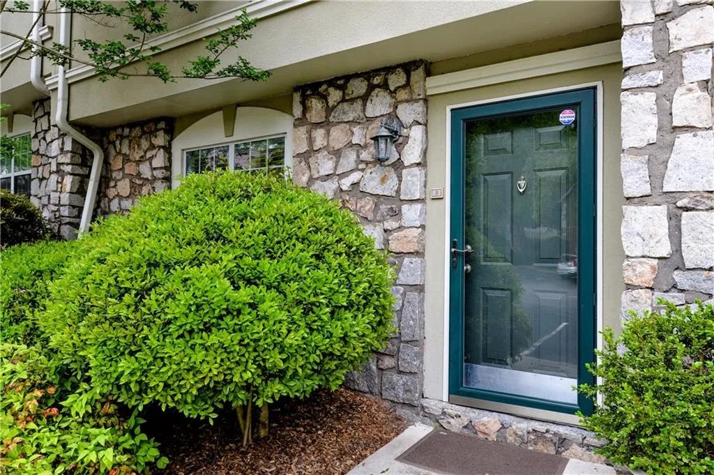 6900 Roswell Road Unit A3, Atlanta, Georgia 30328, 2 Bedrooms Bedrooms, ,2 BathroomsBathrooms,Residential,Sold,6900 Roswell Road Unit A3,6542310