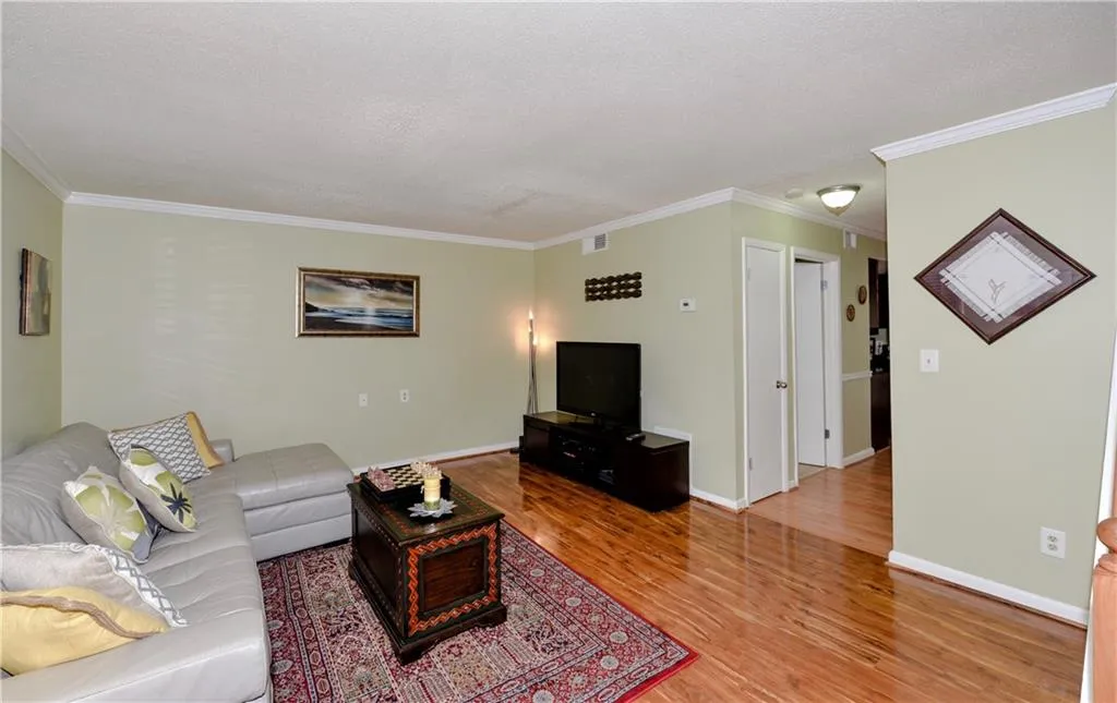 6900 Roswell Road Unit A3, Atlanta, Georgia 30328, 2 Bedrooms Bedrooms, ,2 BathroomsBathrooms,Residential,Sold,6900 Roswell Road Unit A3,6542310