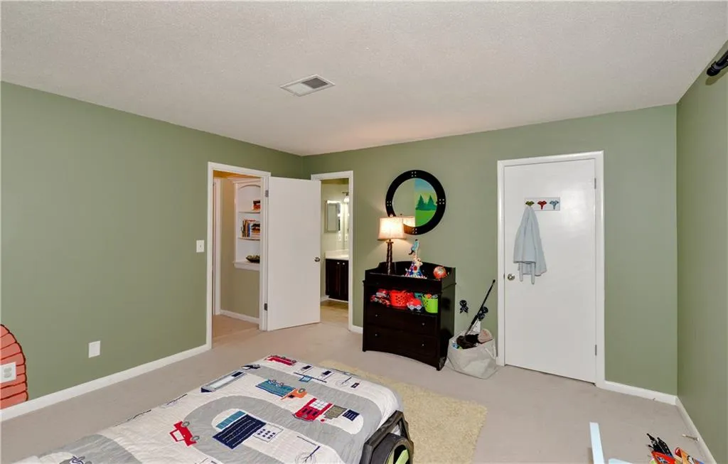 6900 Roswell Road Unit A3, Atlanta, Georgia 30328, 2 Bedrooms Bedrooms, ,2 BathroomsBathrooms,Residential,Sold,6900 Roswell Road Unit A3,6542310