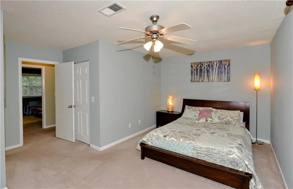 6900 Roswell Road Unit A3, Atlanta, Georgia 30328, 2 Bedrooms Bedrooms, ,2 BathroomsBathrooms,Residential,Sold,6900 Roswell Road Unit A3,6542310