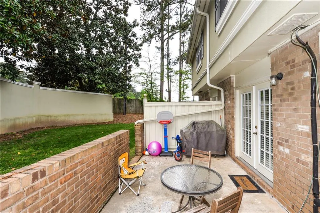 6900 Roswell Road Unit A3, Atlanta, Georgia 30328, 2 Bedrooms Bedrooms, ,2 BathroomsBathrooms,Residential,Sold,6900 Roswell Road Unit A3,6542310
