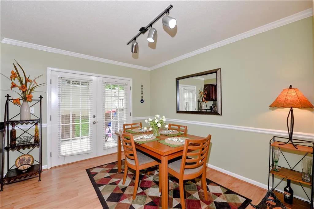 6900 Roswell Road Unit A3, Atlanta, Georgia 30328, 2 Bedrooms Bedrooms, ,2 BathroomsBathrooms,Residential,Sold,6900 Roswell Road Unit A3,6542310