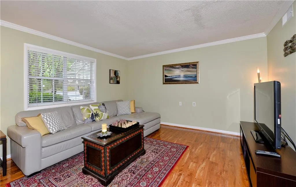 6900 Roswell Road Unit A3, Atlanta, Georgia 30328, 2 Bedrooms Bedrooms, ,2 BathroomsBathrooms,Residential,Sold,6900 Roswell Road Unit A3,6542310