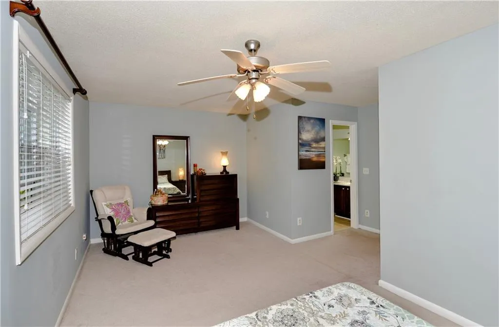 6900 Roswell Road Unit A3, Atlanta, Georgia 30328, 2 Bedrooms Bedrooms, ,2 BathroomsBathrooms,Residential,Sold,6900 Roswell Road Unit A3,6542310