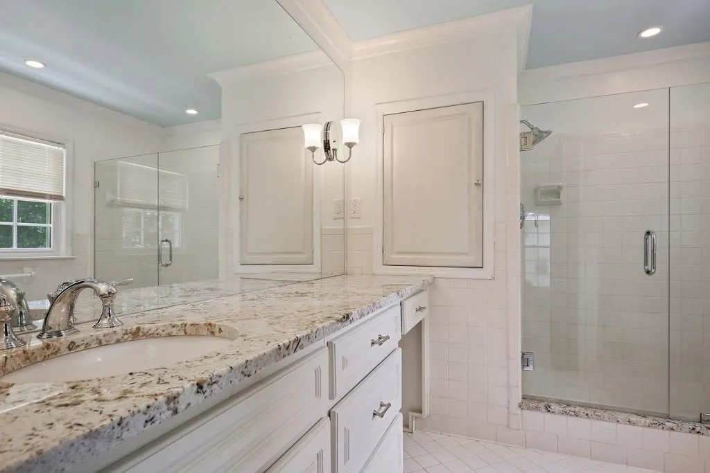 6290 River Shore Parkway, Sandy Springs, Georgia 30328, 4 Bedrooms Bedrooms, ,3 BathroomsBathrooms,Residential,Sold,6290 River Shore Parkway,6035706