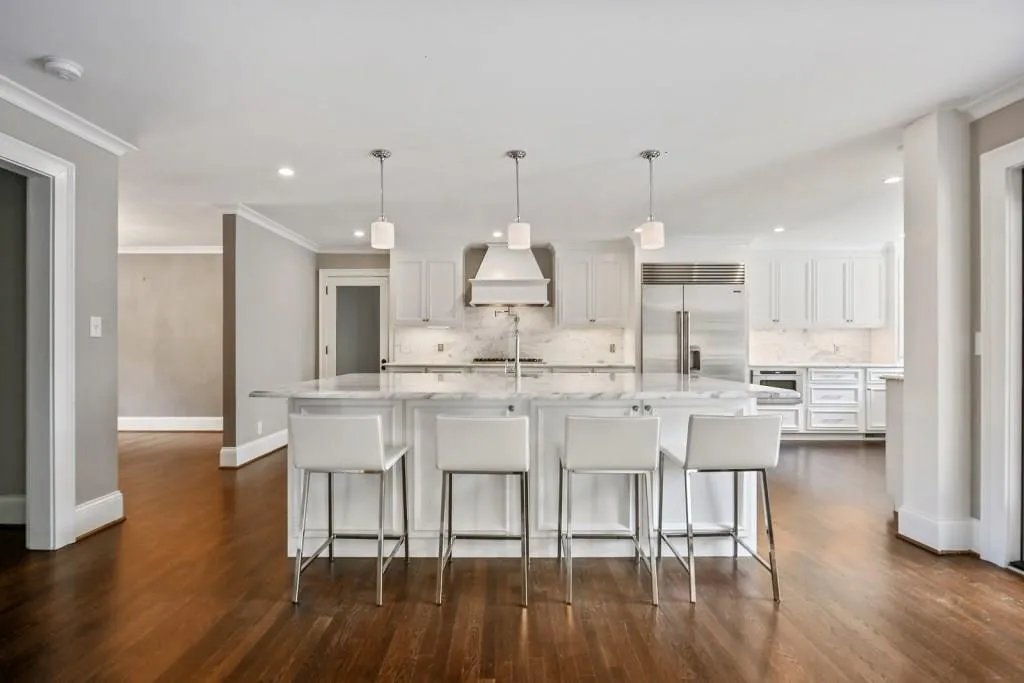 6290 River Shore Parkway, Sandy Springs, Georgia 30328, 4 Bedrooms Bedrooms, ,3 BathroomsBathrooms,Residential,Sold,6290 River Shore Parkway,6035706