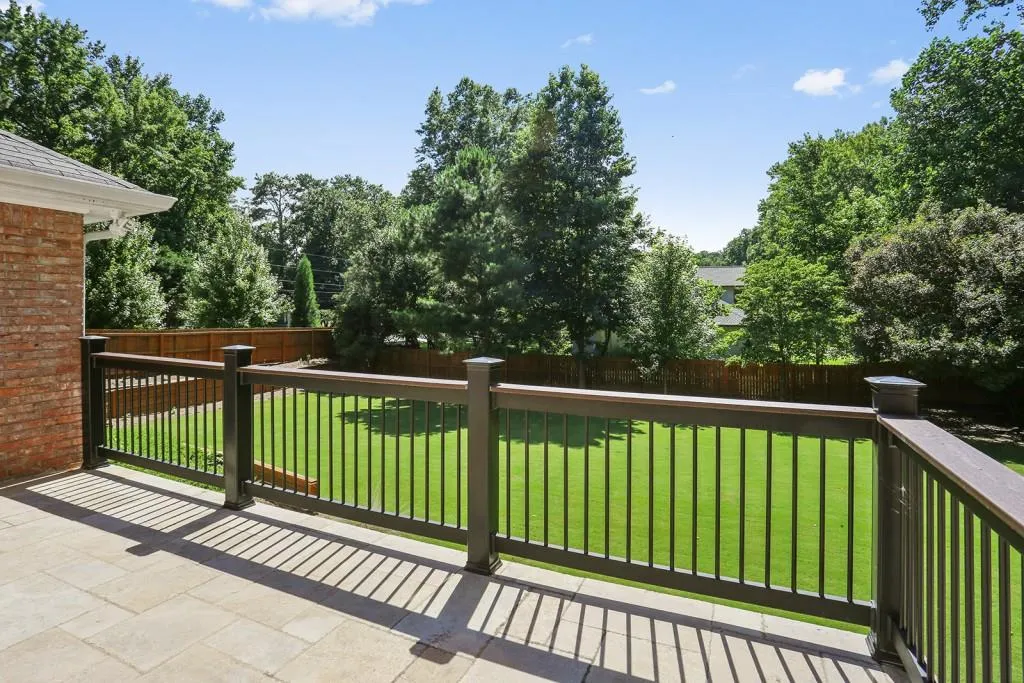 6290 River Shore Parkway, Sandy Springs, Georgia 30328, 4 Bedrooms Bedrooms, ,3 BathroomsBathrooms,Residential,Sold,6290 River Shore Parkway,6035706