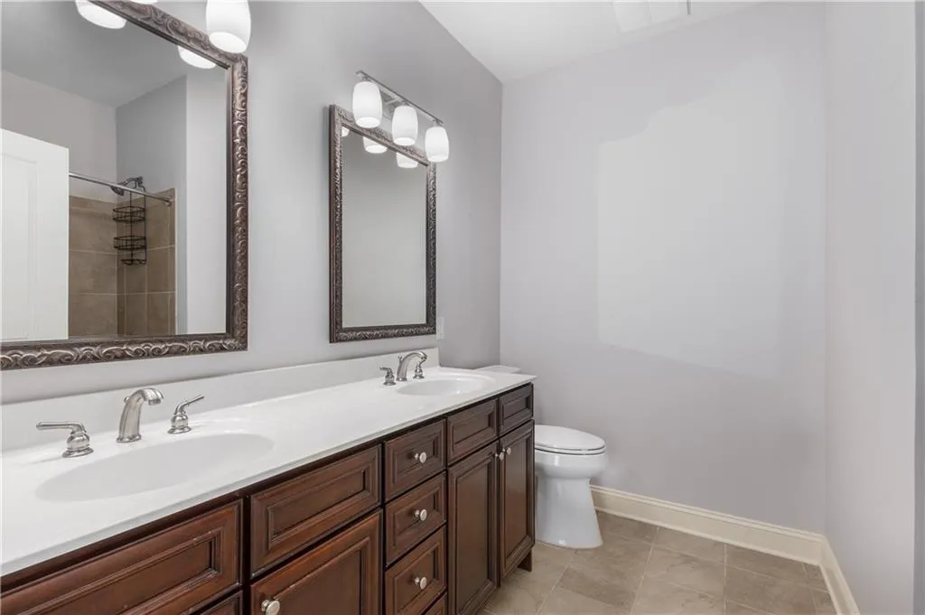 Secondary full bath