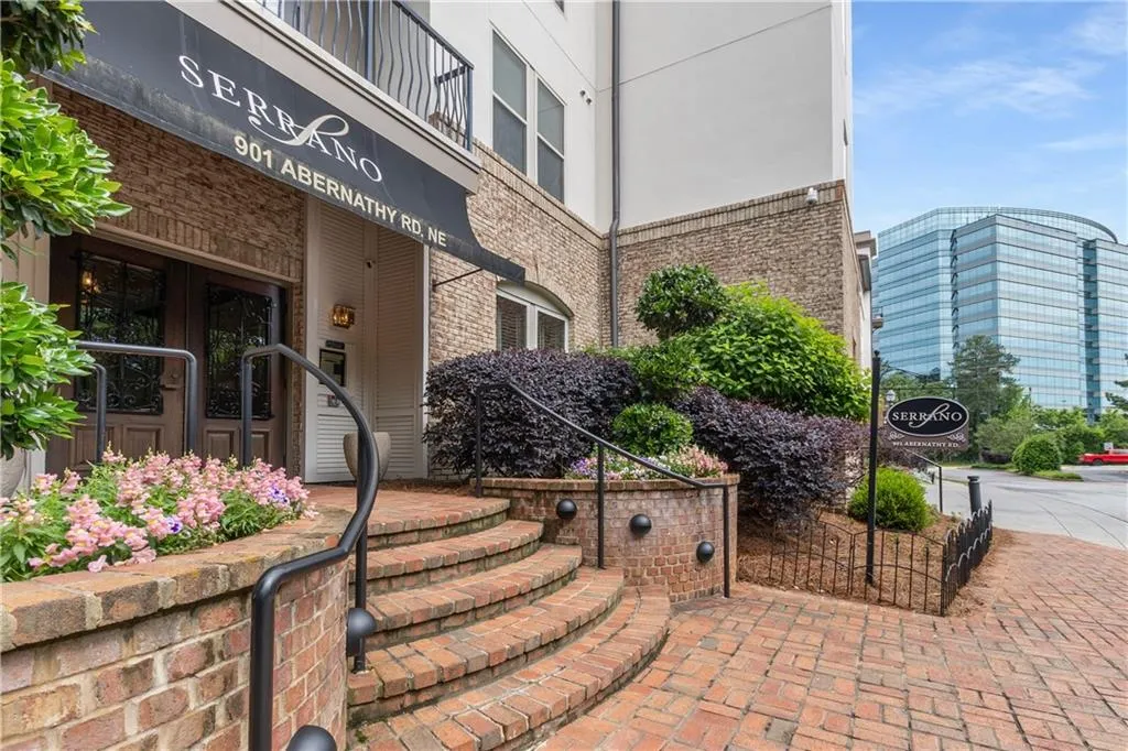 901 Abernathy Road Ne Unit 2050, Sandy Springs, Georgia 30328, 3 Bedrooms Bedrooms, ,2 BathroomsBathrooms,Residential,For Sale,901 Abernathy Road Ne Unit 2050,7630441