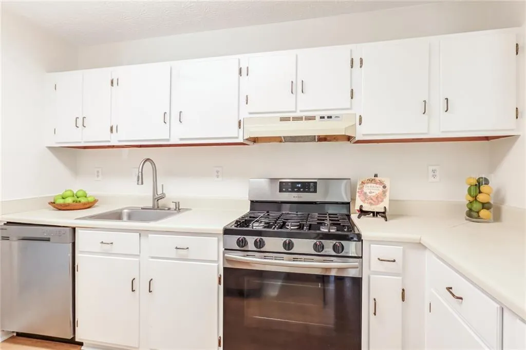 1302 Woodcliff Drive, Atlanta, Georgia 30350, 1 Bedroom Bedrooms, ,1 BathroomBathrooms,Residential,Sold,1302 Woodcliff Drive,7490568