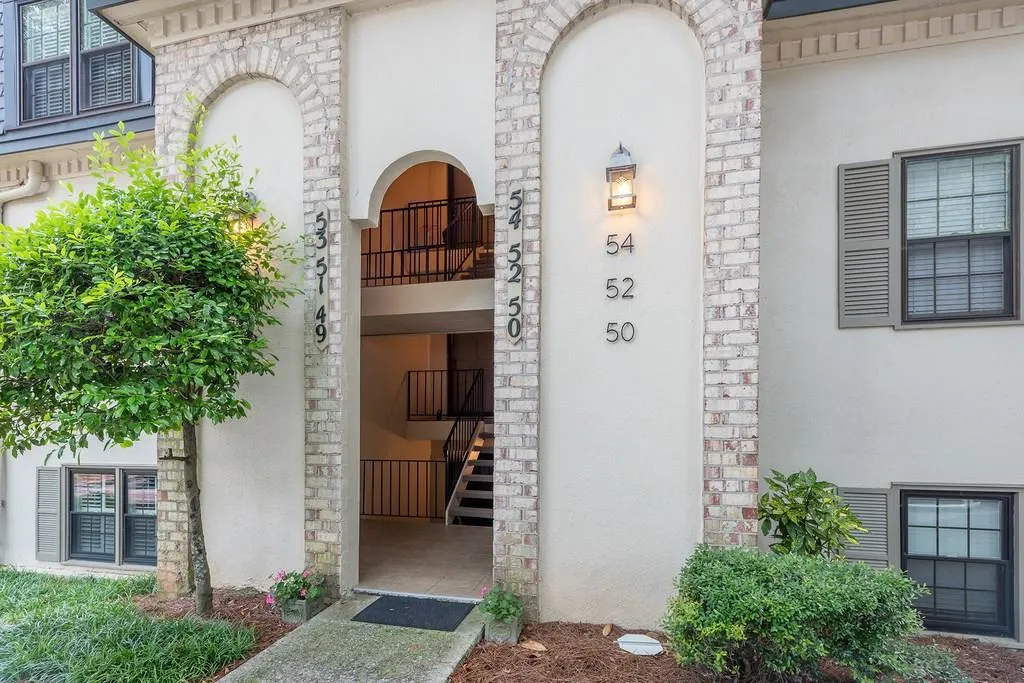 51 Chaumont Square Nw, Atlanta, Georgia 30327, 3 Bedrooms Bedrooms, ,2 BathroomsBathrooms,Residential,Sold,51 Chaumont Square Nw,6031962