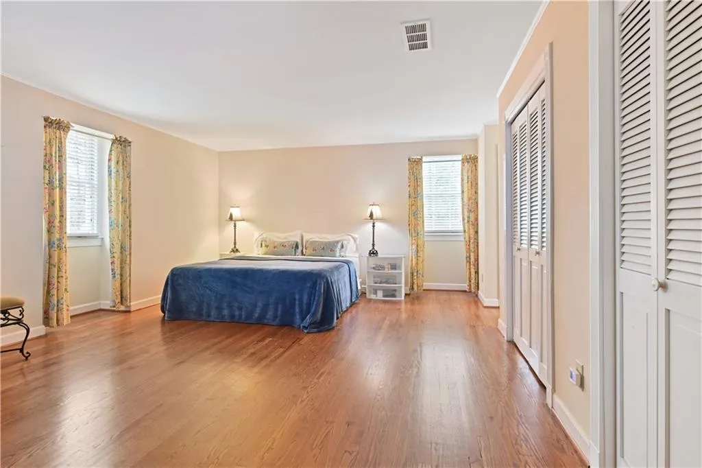 2909 Spalding Drive, Sandy Springs, Georgia 30350, 5 Bedrooms Bedrooms, ,3 BathroomsBathrooms,Residential,Sold,2909 Spalding Drive,6831582