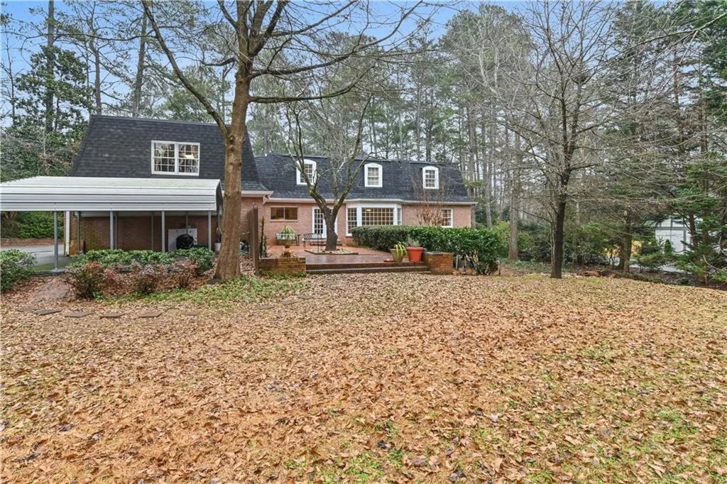 2909 Spalding Drive, Sandy Springs, Georgia 30350, 5 Bedrooms Bedrooms, ,3 BathroomsBathrooms,Residential,Sold,2909 Spalding Drive,6831582