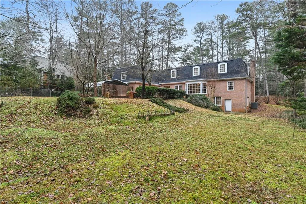 2909 Spalding Drive, Sandy Springs, Georgia 30350, 5 Bedrooms Bedrooms, ,3 BathroomsBathrooms,Residential,Sold,2909 Spalding Drive,6831582