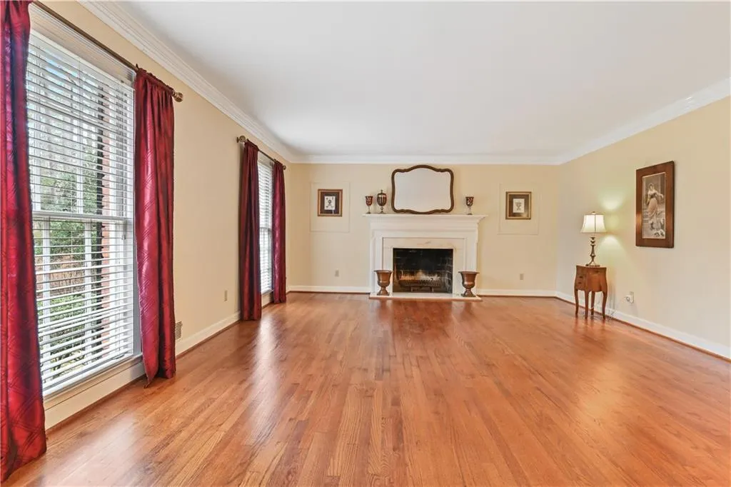 2909 Spalding Drive, Sandy Springs, Georgia 30350, 5 Bedrooms Bedrooms, ,3 BathroomsBathrooms,Residential,Sold,2909 Spalding Drive,6831582