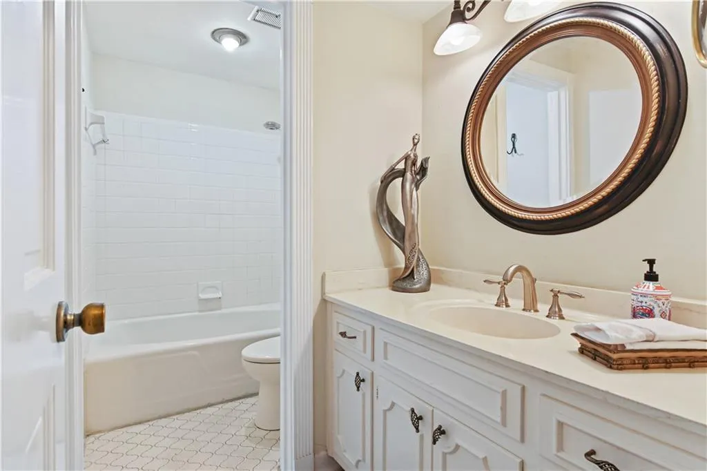 2909 Spalding Drive, Sandy Springs, Georgia 30350, 5 Bedrooms Bedrooms, ,3 BathroomsBathrooms,Residential,Sold,2909 Spalding Drive,6831582