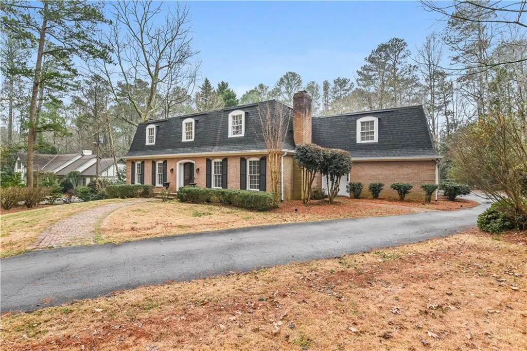 2909 Spalding Drive, Sandy Springs, Georgia 30350, 5 Bedrooms Bedrooms, ,3 BathroomsBathrooms,Residential,Sold,2909 Spalding Drive,6831582
