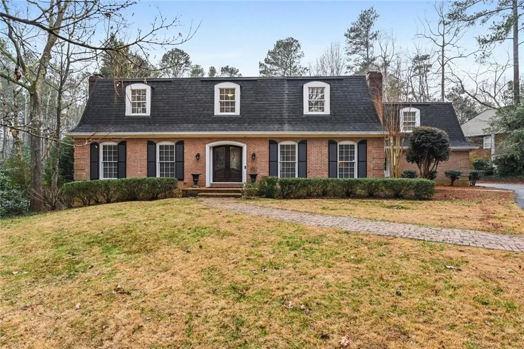 2909 Spalding Drive, Sandy Springs, Georgia 30350, 5 Bedrooms Bedrooms, ,3 BathroomsBathrooms,Residential,Sold,2909 Spalding Drive,6831582