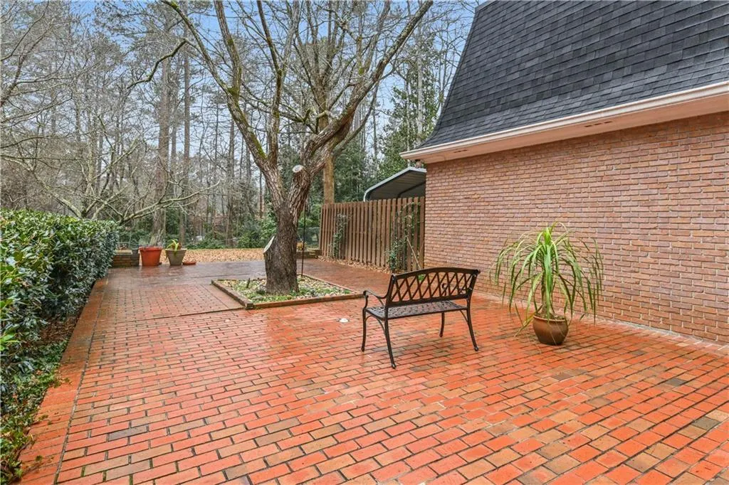 2909 Spalding Drive, Sandy Springs, Georgia 30350, 5 Bedrooms Bedrooms, ,3 BathroomsBathrooms,Residential,Sold,2909 Spalding Drive,6831582