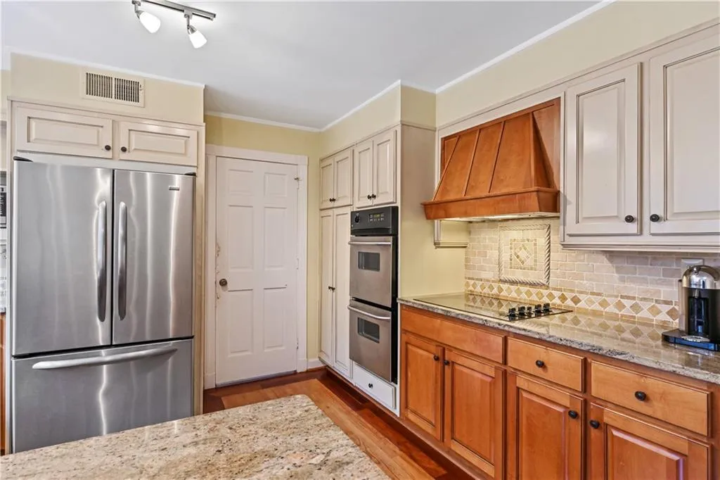 2909 Spalding Drive, Sandy Springs, Georgia 30350, 5 Bedrooms Bedrooms, ,3 BathroomsBathrooms,Residential,Sold,2909 Spalding Drive,6831582
