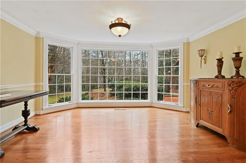 2909 Spalding Drive, Sandy Springs, Georgia 30350, 5 Bedrooms Bedrooms, ,3 BathroomsBathrooms,Residential,Sold,2909 Spalding Drive,6831582