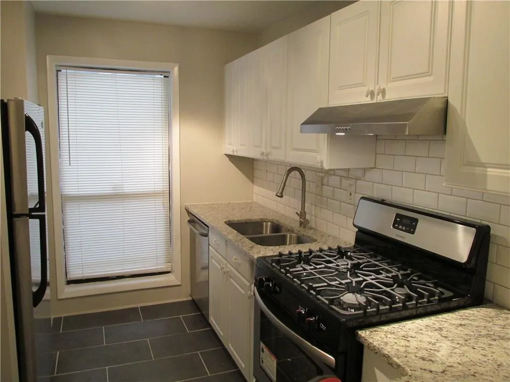 508 Woodcliff Drive Unit 508, Atlanta, Georgia 30350, 2 Bedrooms Bedrooms, ,1 BathroomBathrooms,Residential,Sold,508 Woodcliff Drive Unit 508,5926161