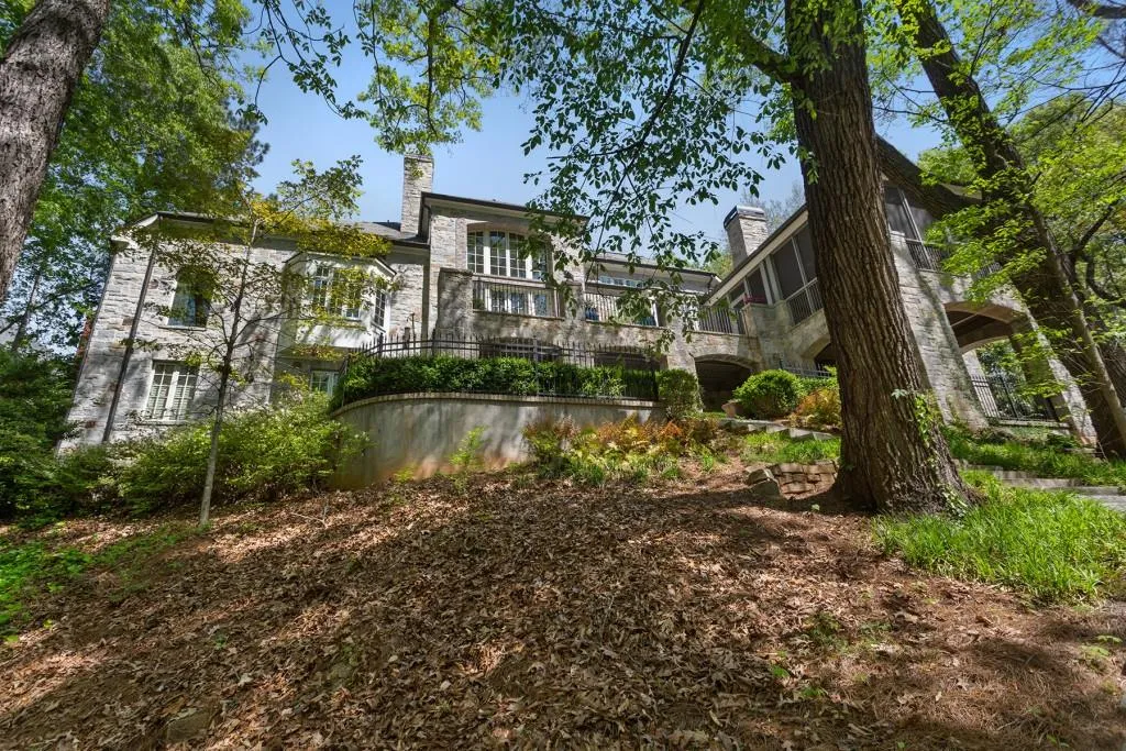 6 Powers Chase Circle, Sandy Springs, Georgia 30327, 4 Bedrooms Bedrooms, ,4 BathroomsBathrooms,Residential,Sold,6 Powers Chase Circle,6894293